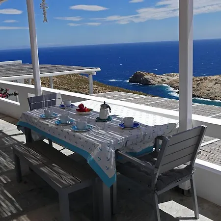 Houses Aghios Sostis Serifos Town