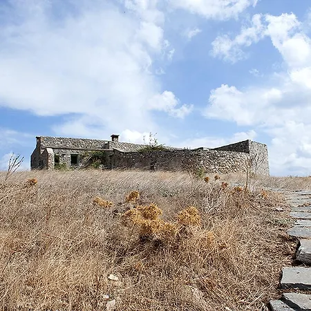 Houses Aghios Sostis
