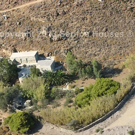Houses Aghios Sostis